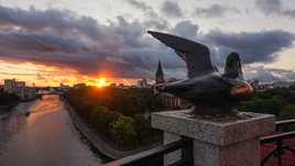Жаркий закат прохладного дня.
