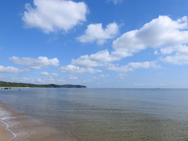Morze Baltyckie - widok z sopockiego brzegu o poranku. 